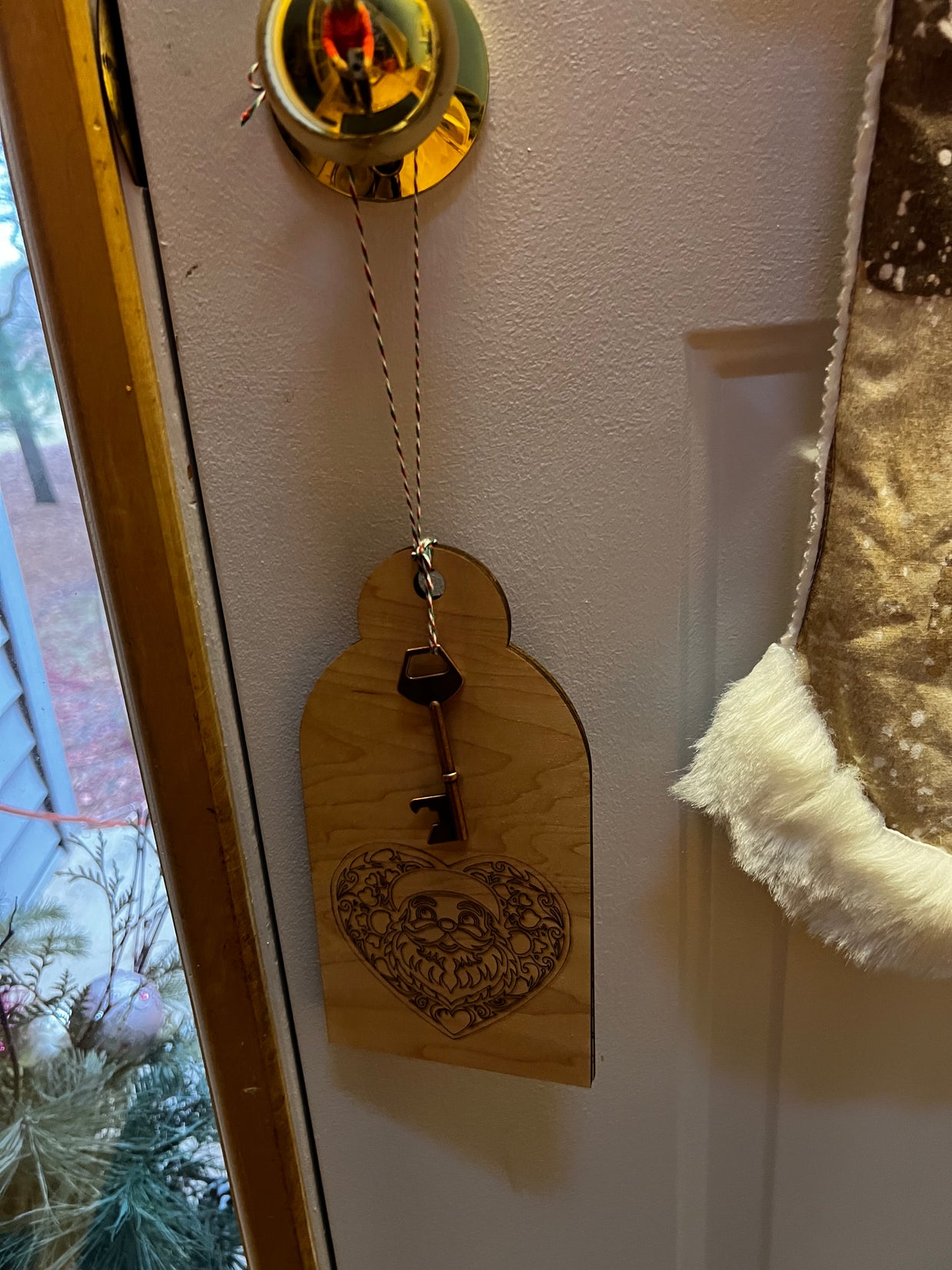 Santa’s Magic Key Door Hanger – For Homes Without a Chimney