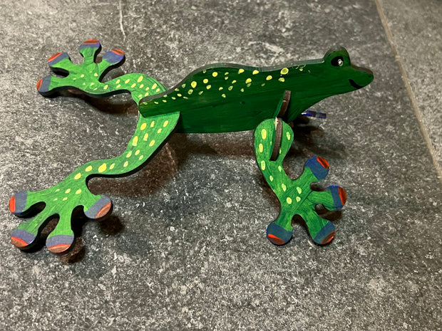 Hop Into Action: 3D Frog Puzzle